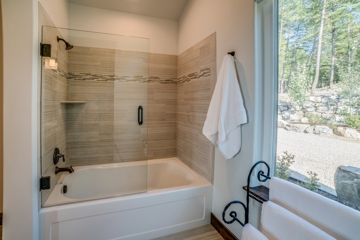 Shower & Tub Repair in El Chaparral